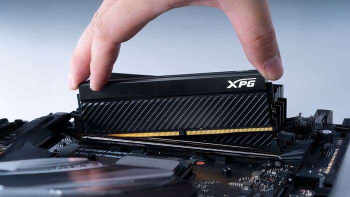 Preço da memória DDR5 não vai cair antes de 2028, afirma executivo da AMD