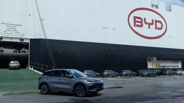 Marcas chinesas preparam invasão para driblar imposto sobre carros elétricos