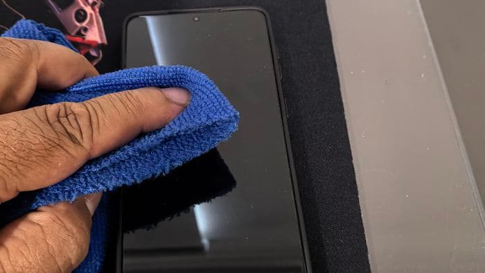 O que usar para limpar a tela do celular sem deixar manchas; 6 dicas de ouro