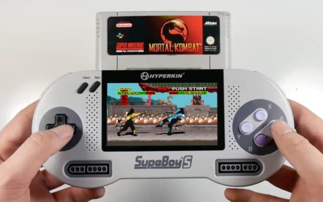 Hyperkin relança o SupaBoy em novas cores: SNES portátil compatível com cartuchos originais