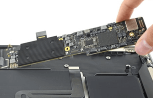 Reparo de placa lógica MacBook