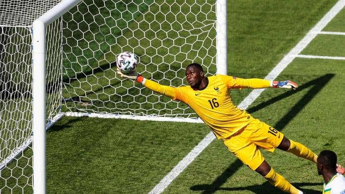 Copa do Mundo: tecnologia da bola decidiu lance em França x Senegal?