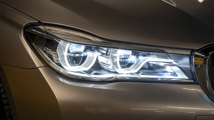 Posso instalar faróis de LED em qualquer carro? O que diz a lei