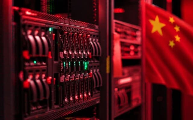 China prepara investimento de US$ 295 bilhões para criar rede nacional de data centers de IA