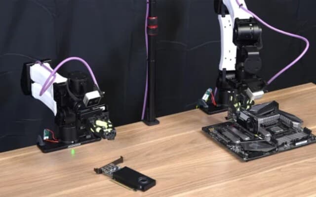 NVIDIA apresenta robôs com IA capazes de instalar GPUs em placas-mãe sozinhos