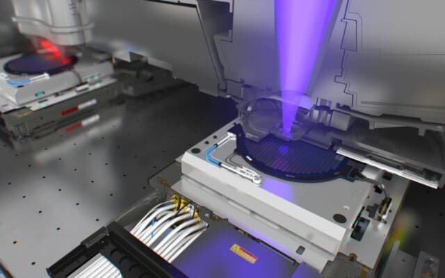China teria começado produção limitada de máquinas DUV para fabricar chips avançados