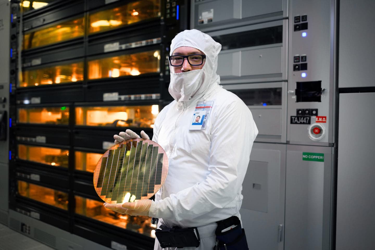 Intel is Selling $15B of its Own Stock to Build More Fab Capacity